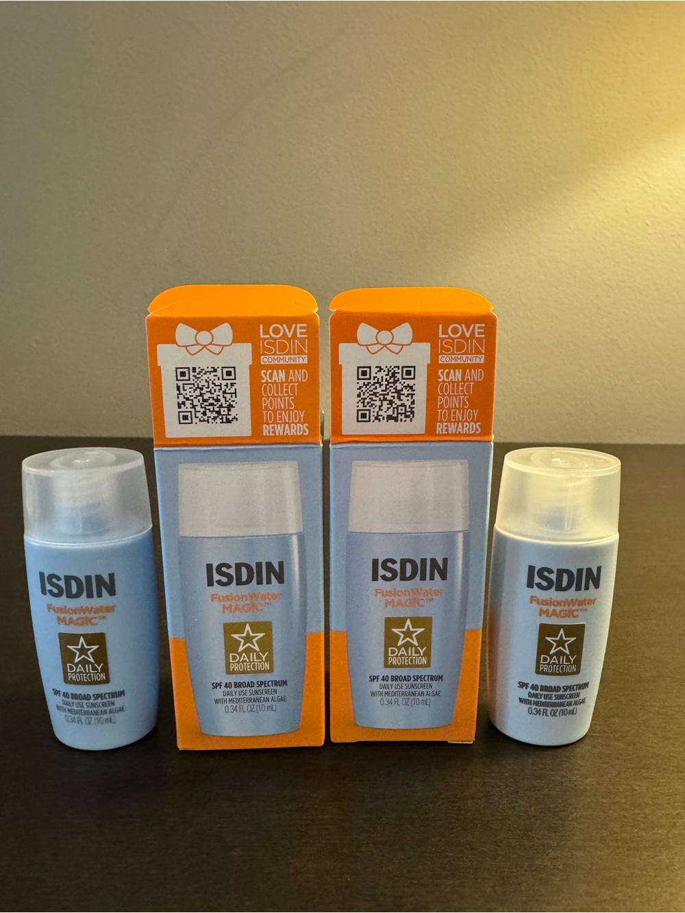 ISDIN Fusion Water MAGIC SPF 40 .34 oz 10 ml Travel Size NIB EXP 6/27 X2